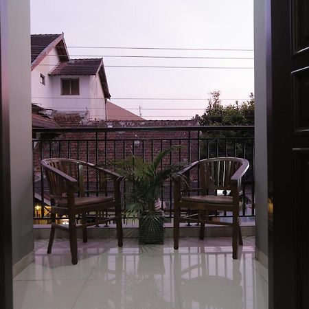 โรงแรมอาตาเลีย ยอกยาการ์ตา ภายนอก รูปภาพ